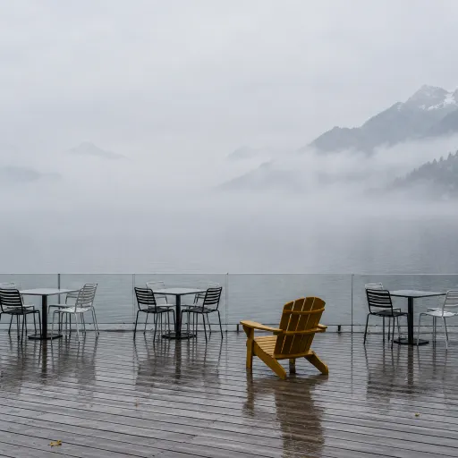 Lake mist and empty terraces: the waterfront hotels that are better in October